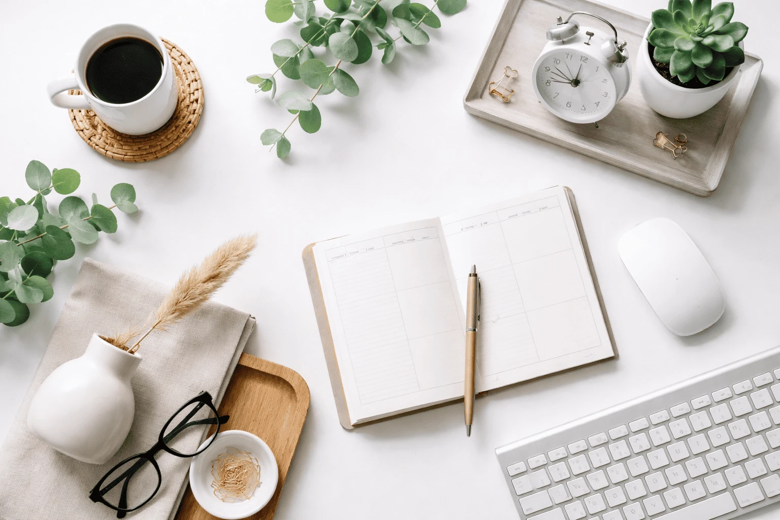 Minimalist Lifestyle Trends That Improve Productivity